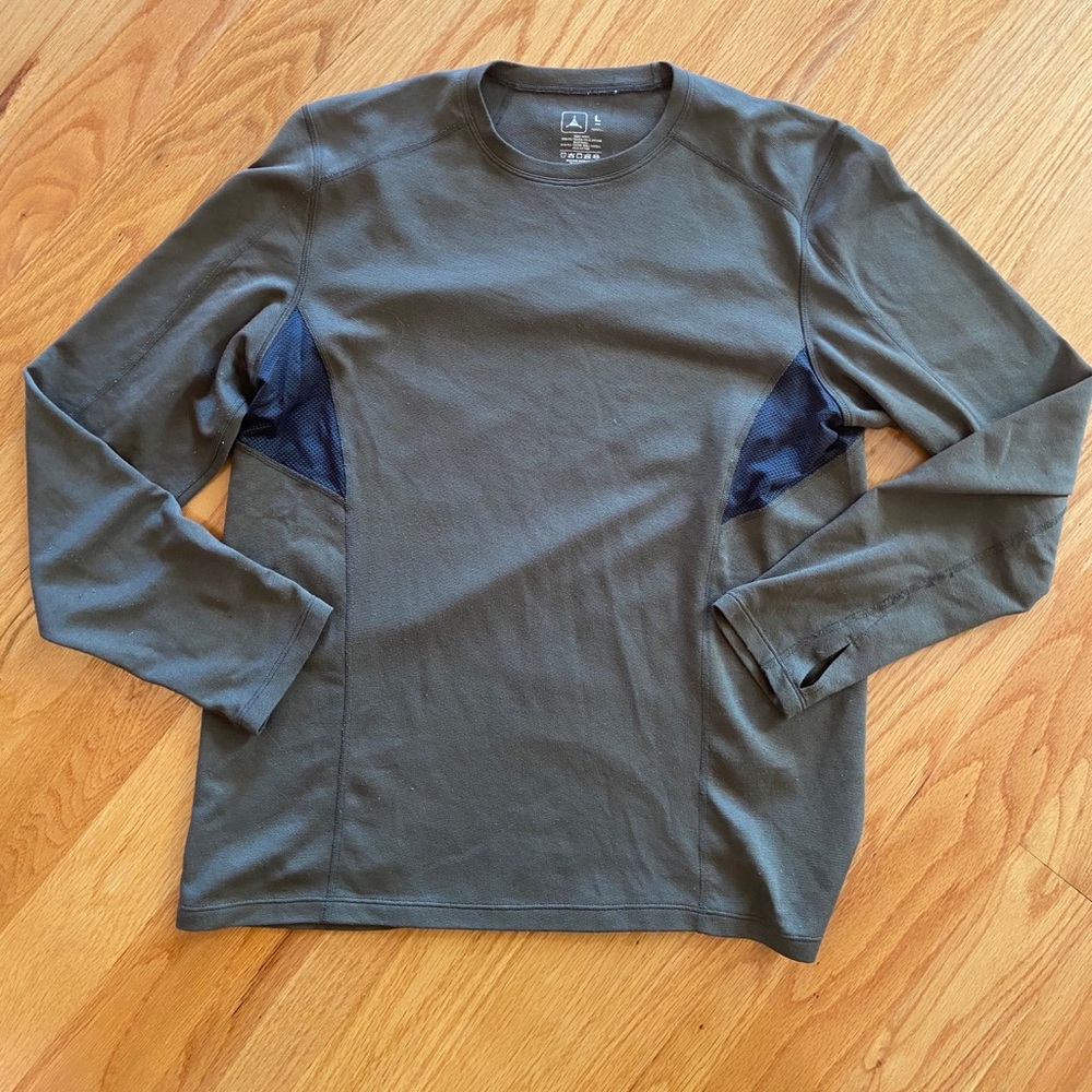 Triple Aught Design men’s shirt size large